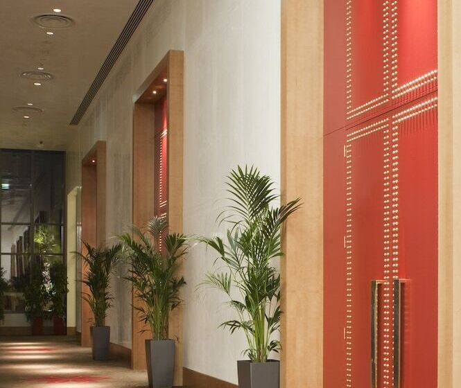 هتل Crowne Plaza Yas Island, An Ihg