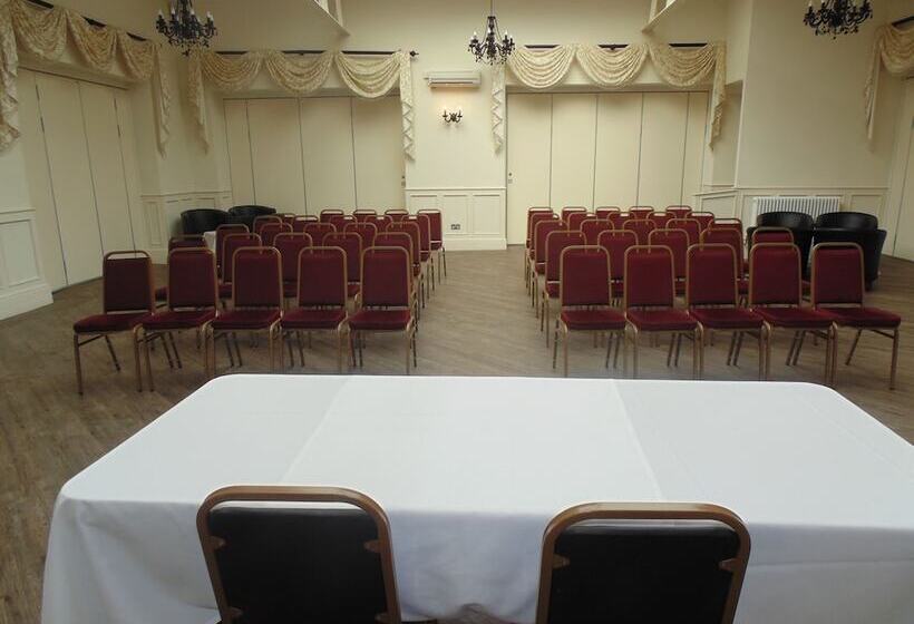 De Rougemont Manor Hotel & Suites