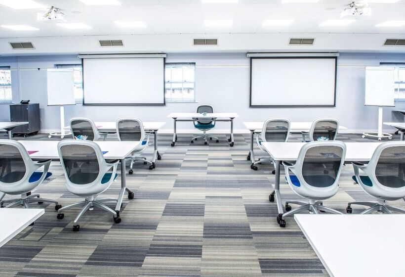 فندق De Vere Horsley Estate