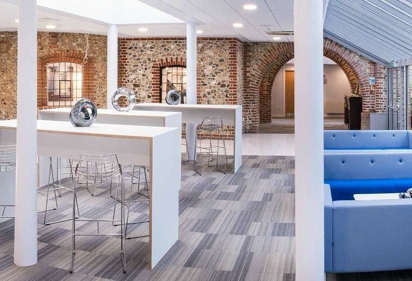 فندق De Vere Horsley Estate