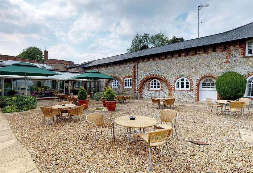 فندق De Vere Horsley Estate