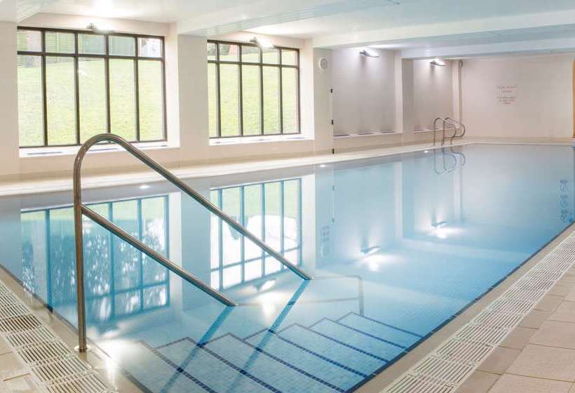 Отель De Vere Latimer Estate