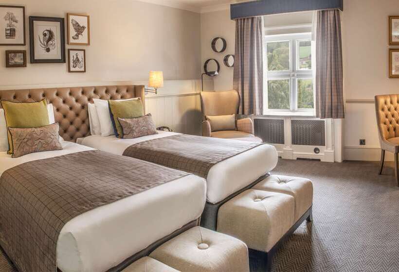 Отель De Vere Latimer Estate