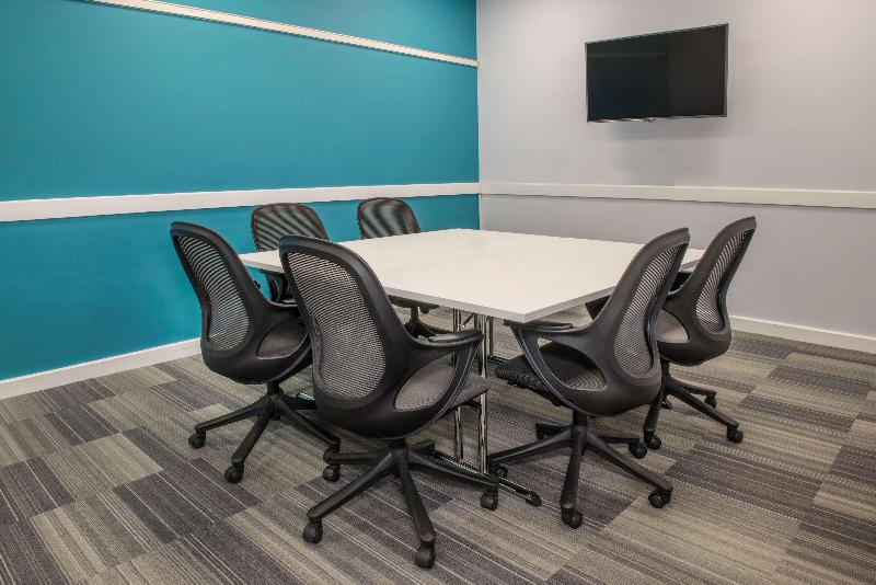 Отель De Vere Latimer Estate