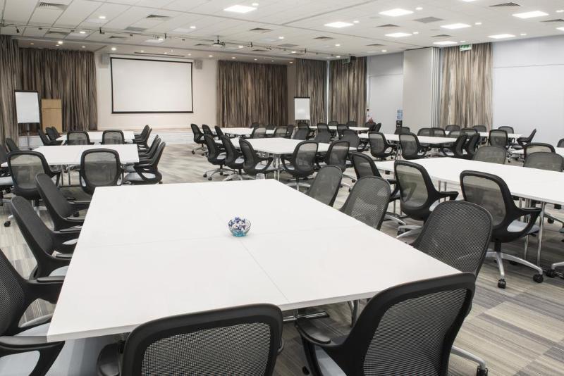 Отель De Vere Latimer Estate