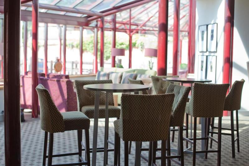 Отель De Vere Latimer Estate