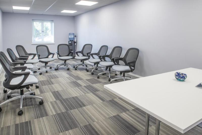 Отель De Vere Latimer Estate