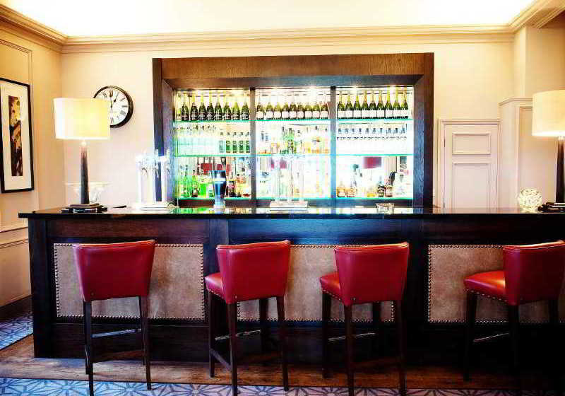 Отель De Vere Venues Uplands House