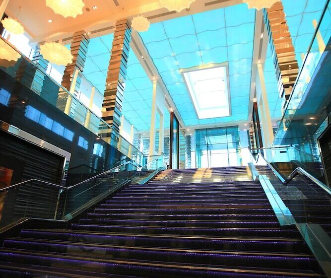 Отель Fairmont Bab Al Bahr