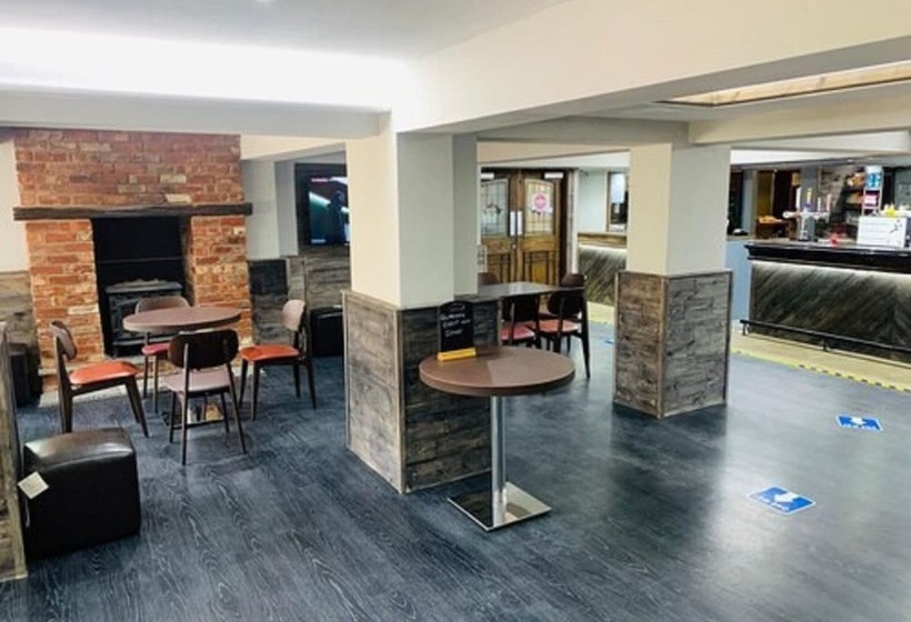 Отель Fairways Lodge & Leisure Club