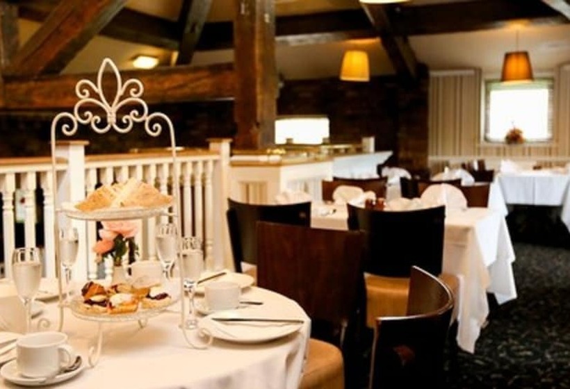 Отель Fairways Lodge & Leisure Club