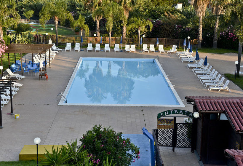 호텔 Fondachello Resort