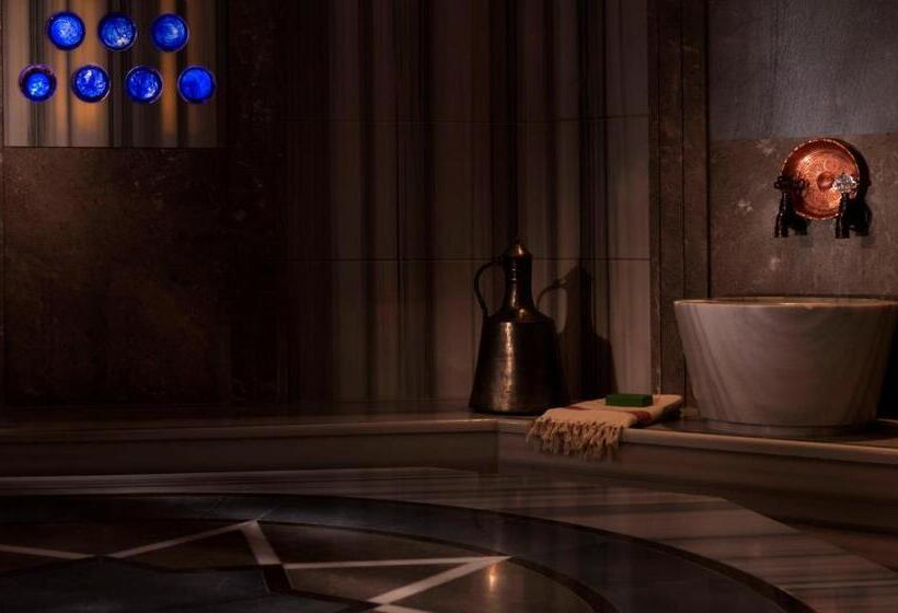 Four Seasons Hotel Istanbul At The Bosphorus