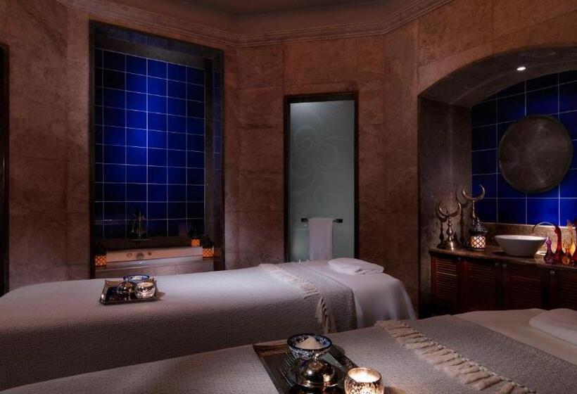 Four Seasons Hotel Istanbul At The Bosphorus