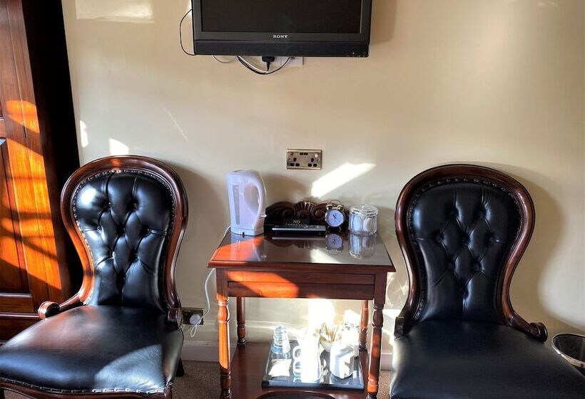 בית מלון כפרי Glenalmond House