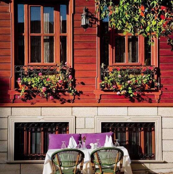 هتل Glk Premier The Home Suites & Spa