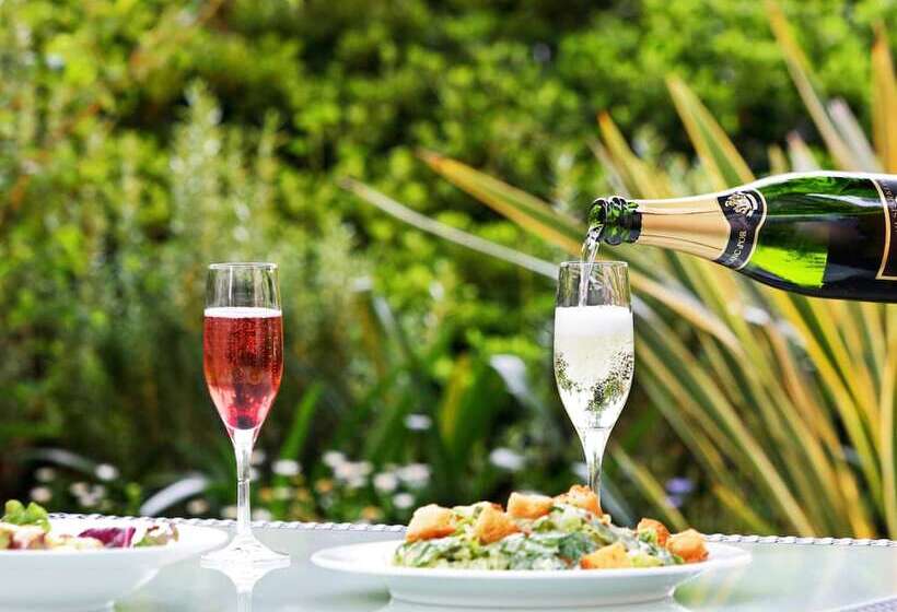 Отель Grand Arc Hanzomon