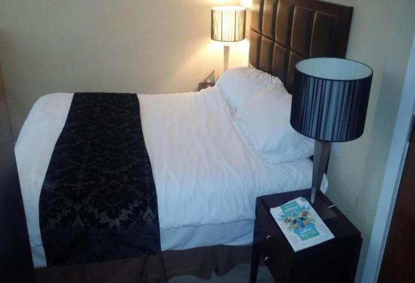 ホテル Great National Newcastle Under Lyme