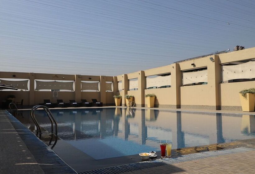 Отель Hilton Garden Inn New Delhi/saket