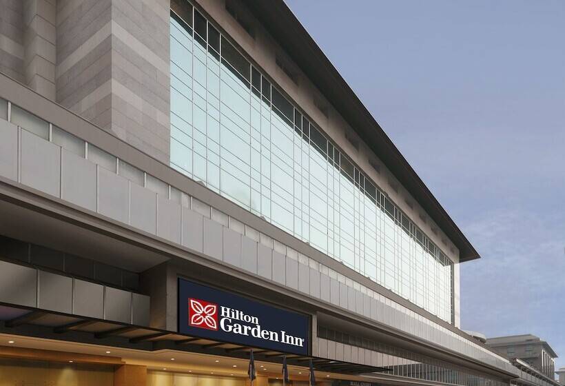 Отель Hilton Garden Inn New Delhi/saket