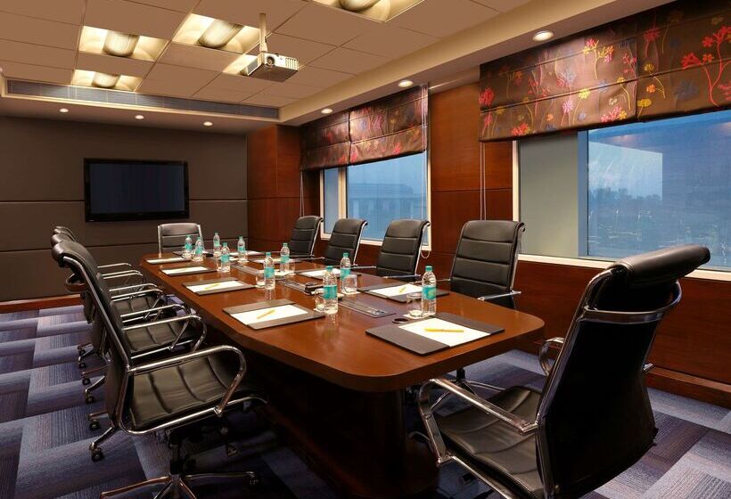 Отель Hilton Garden Inn New Delhi/saket