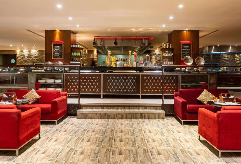 Отель Hilton Garden Inn New Delhi/saket