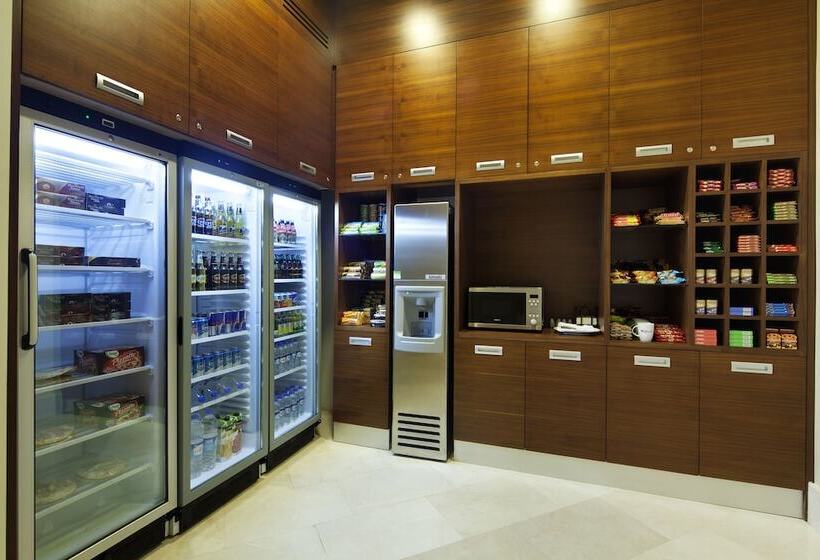 Отель Hilton Garden Inn New Delhi/saket