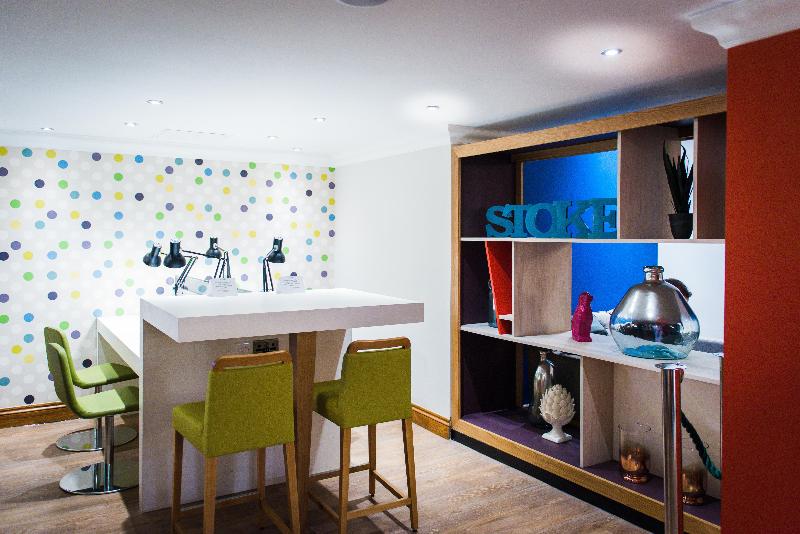Отель Holiday Inn Stoke On Trent M6 Jct15, An Ihg