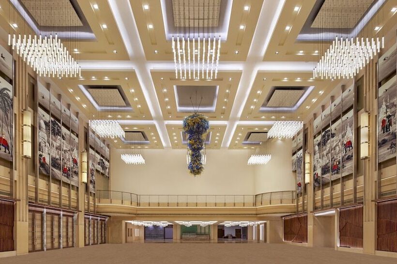 Отель Hyatt Centric Janakpuri New Delhi