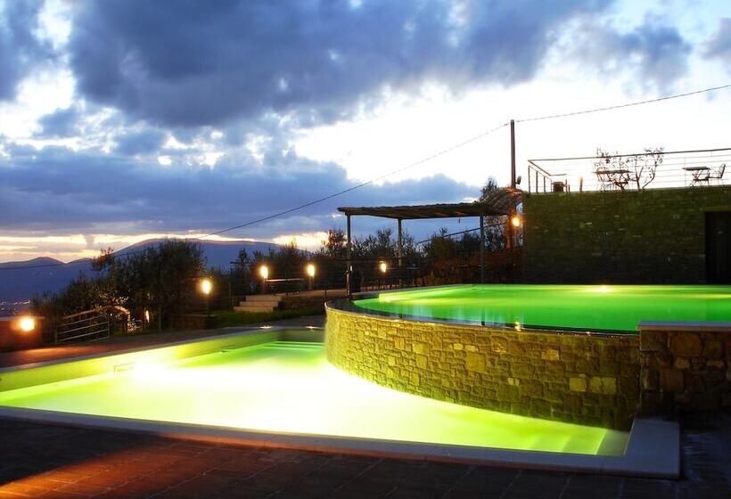 בית מלון כפרי Il Castellaccio