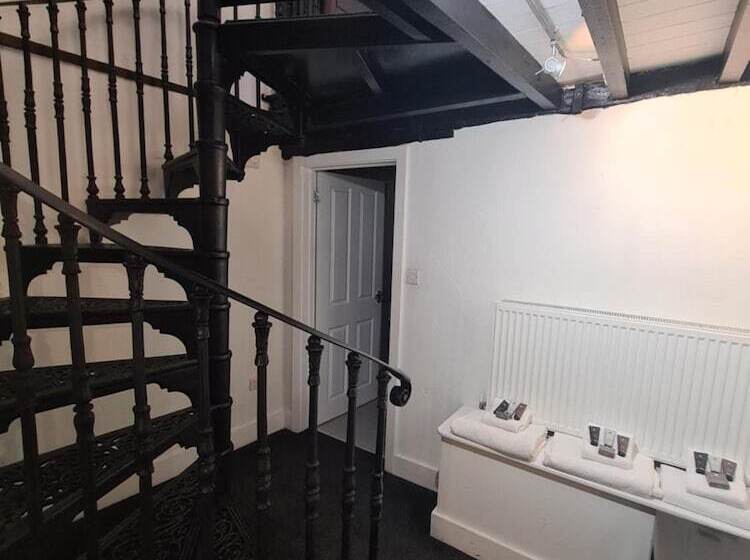 Отель King S Arms