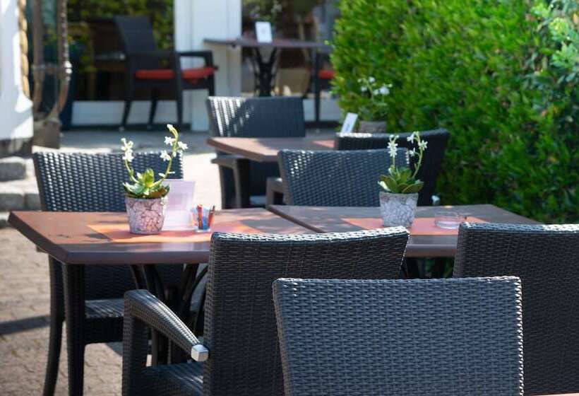 ホテル Landhaus Wacker