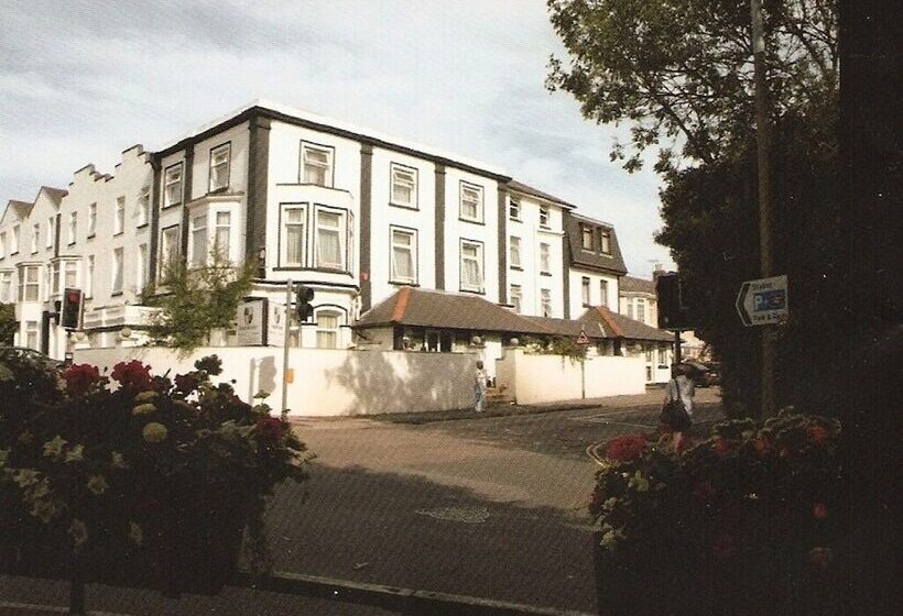 Отель Langham Court