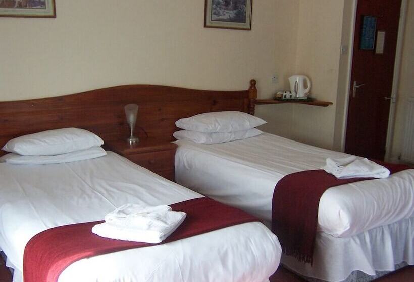 Отель Langham Court