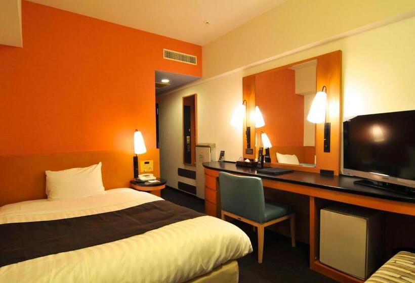 Отель Listel Shinjuku