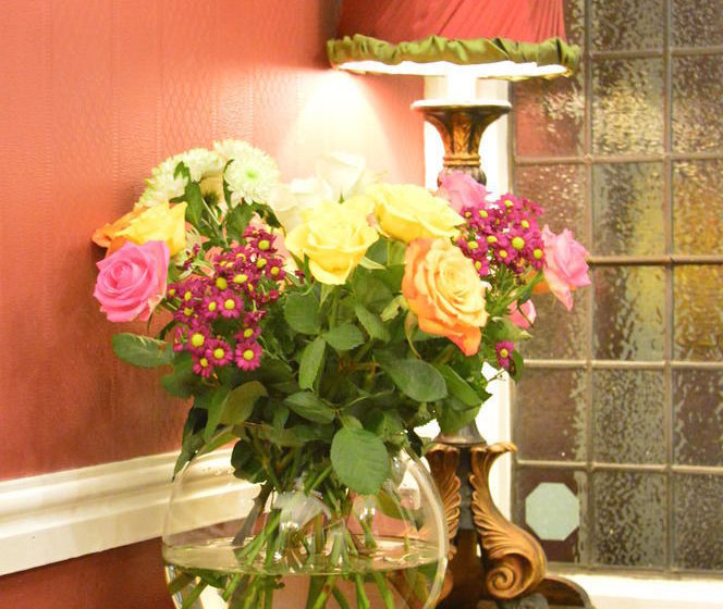 Отель Lonsdale House