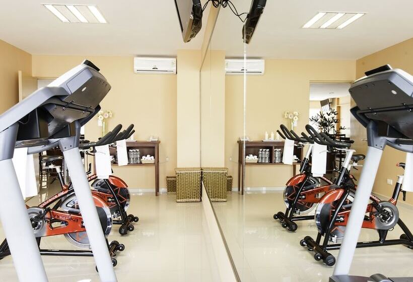 ホテル Mision Express Merida Altabrisa