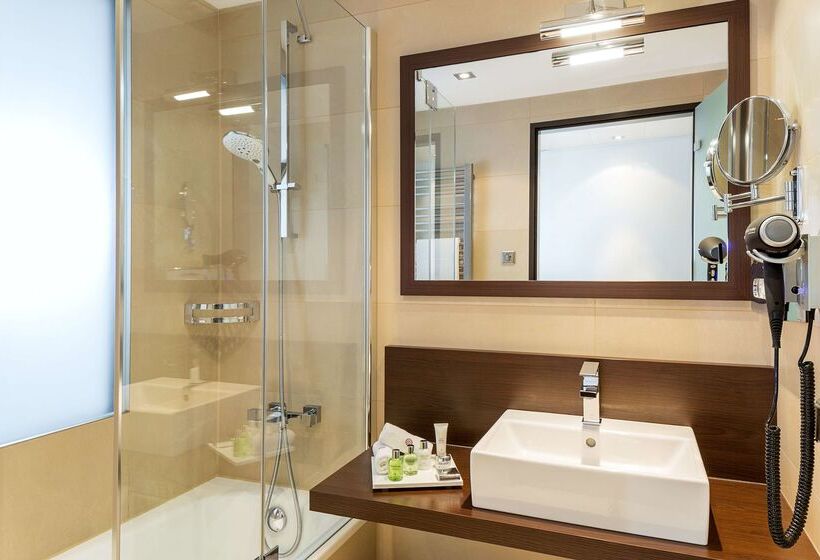 ホテル NH Collection Dresden Altmarkt