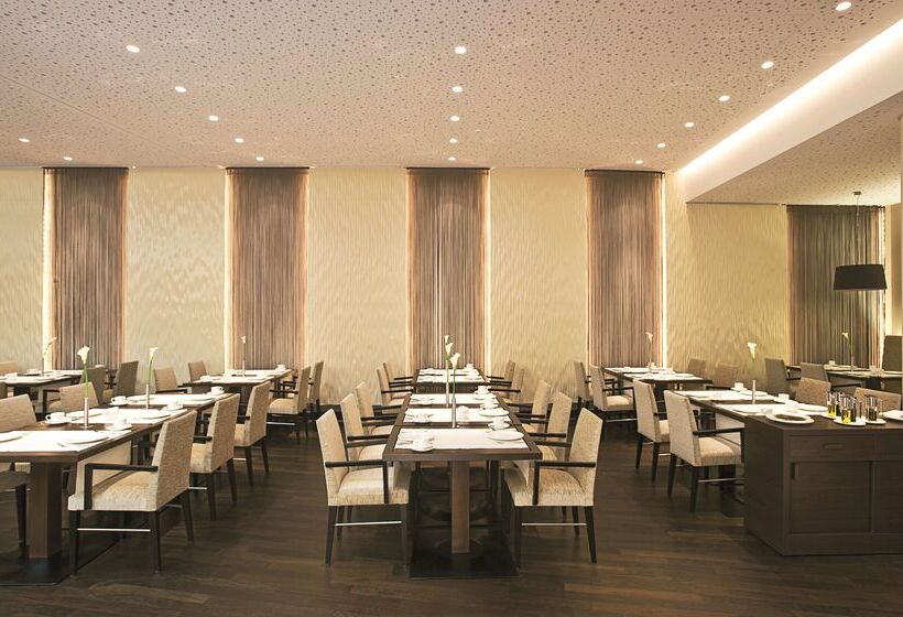 בית מלון כפרי NH Collection Dresden Altmarkt