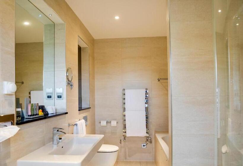 בית מלון כפרי Oakley Hall