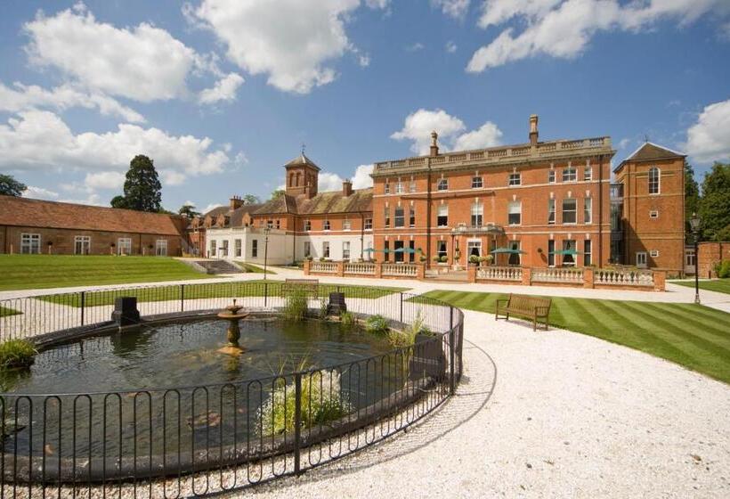 Отель Oakley Hall
