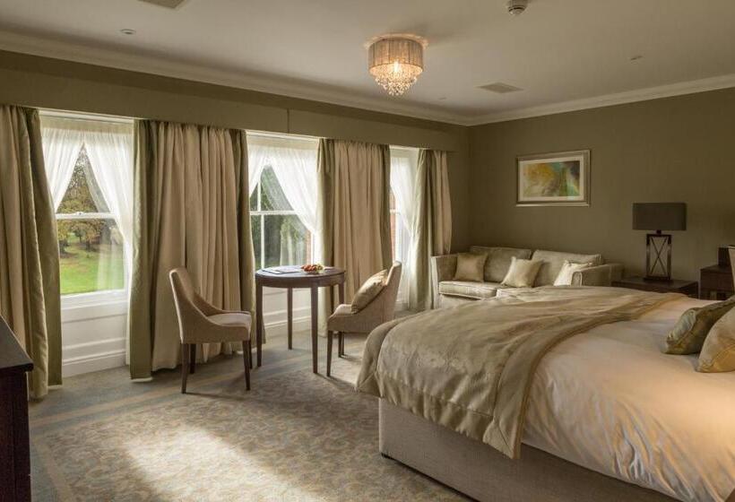 Отель Oakley Hall