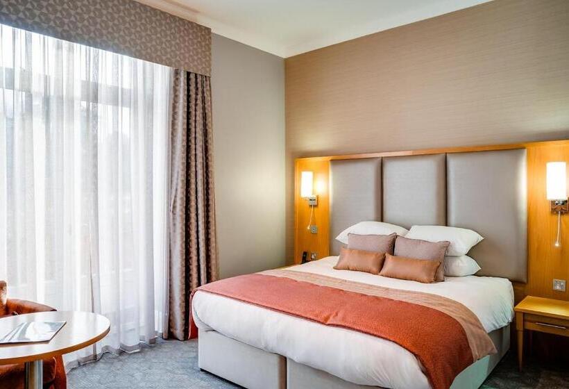 Отель Oakley Hall