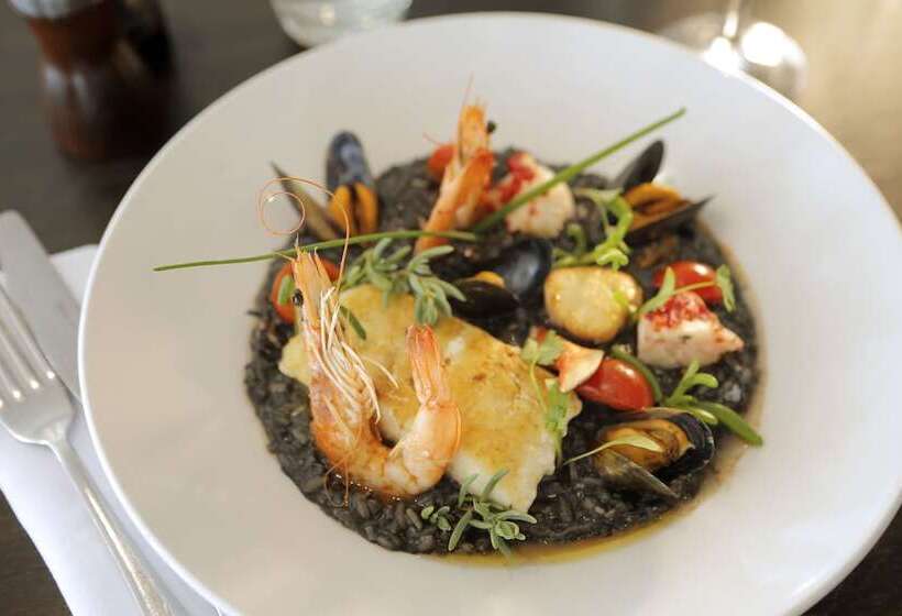 Отель Park Central