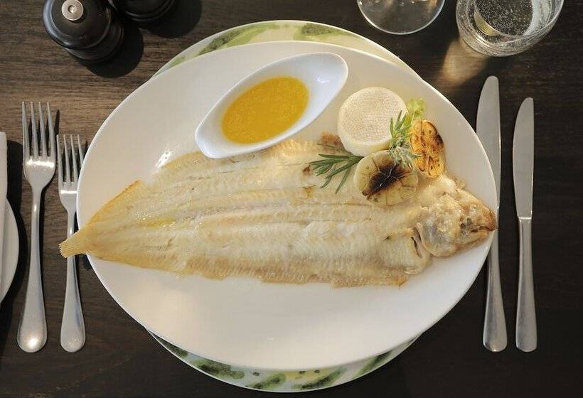 Отель Park Central