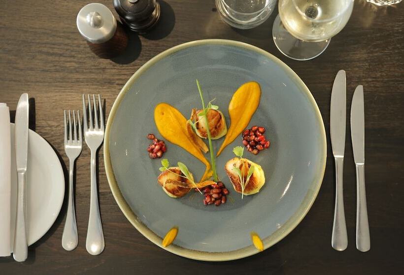 Отель Park Central