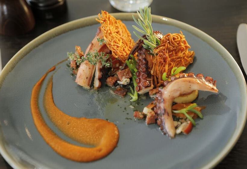 Отель Park Central