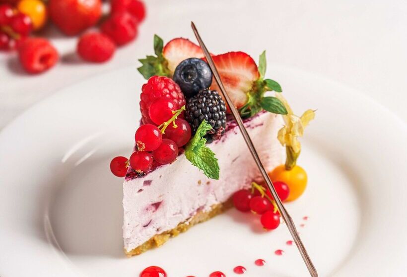 هتل Golden Tulip Muscat