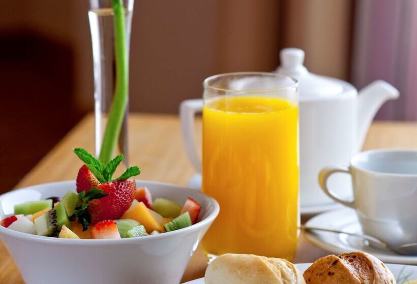 هتل Golden Tulip Muscat