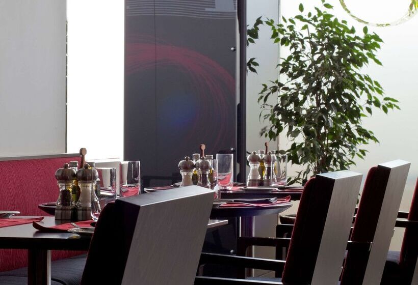 هتل Golden Tulip Muscat